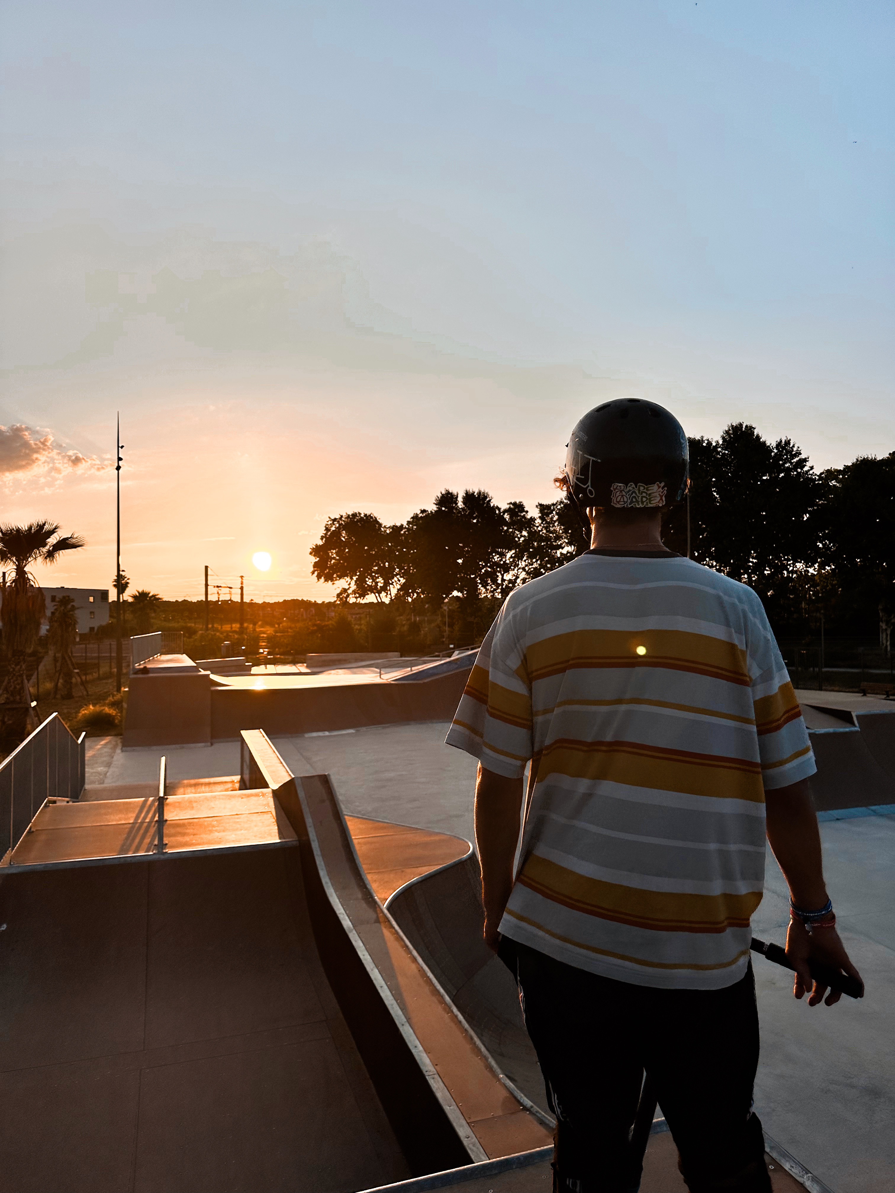 Camille Scooters au skatepark
